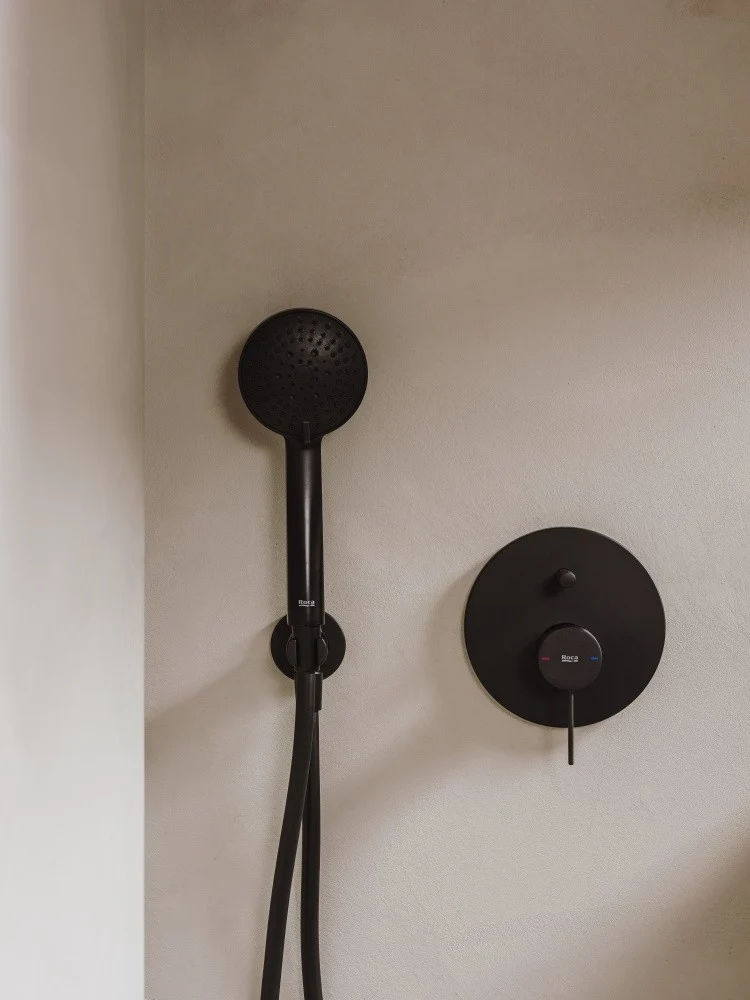 Roca Aqua Cot de iesire dus 1/2' cu suport dus, negru mat