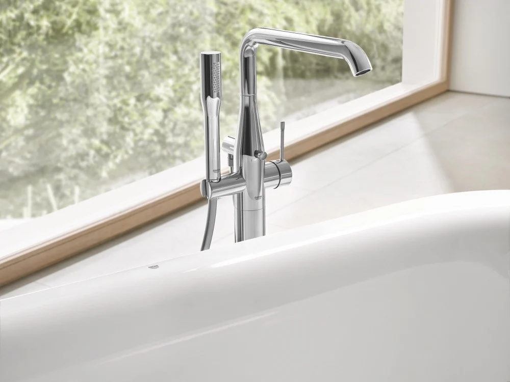 Grohe Essence Baterie cada freestanding