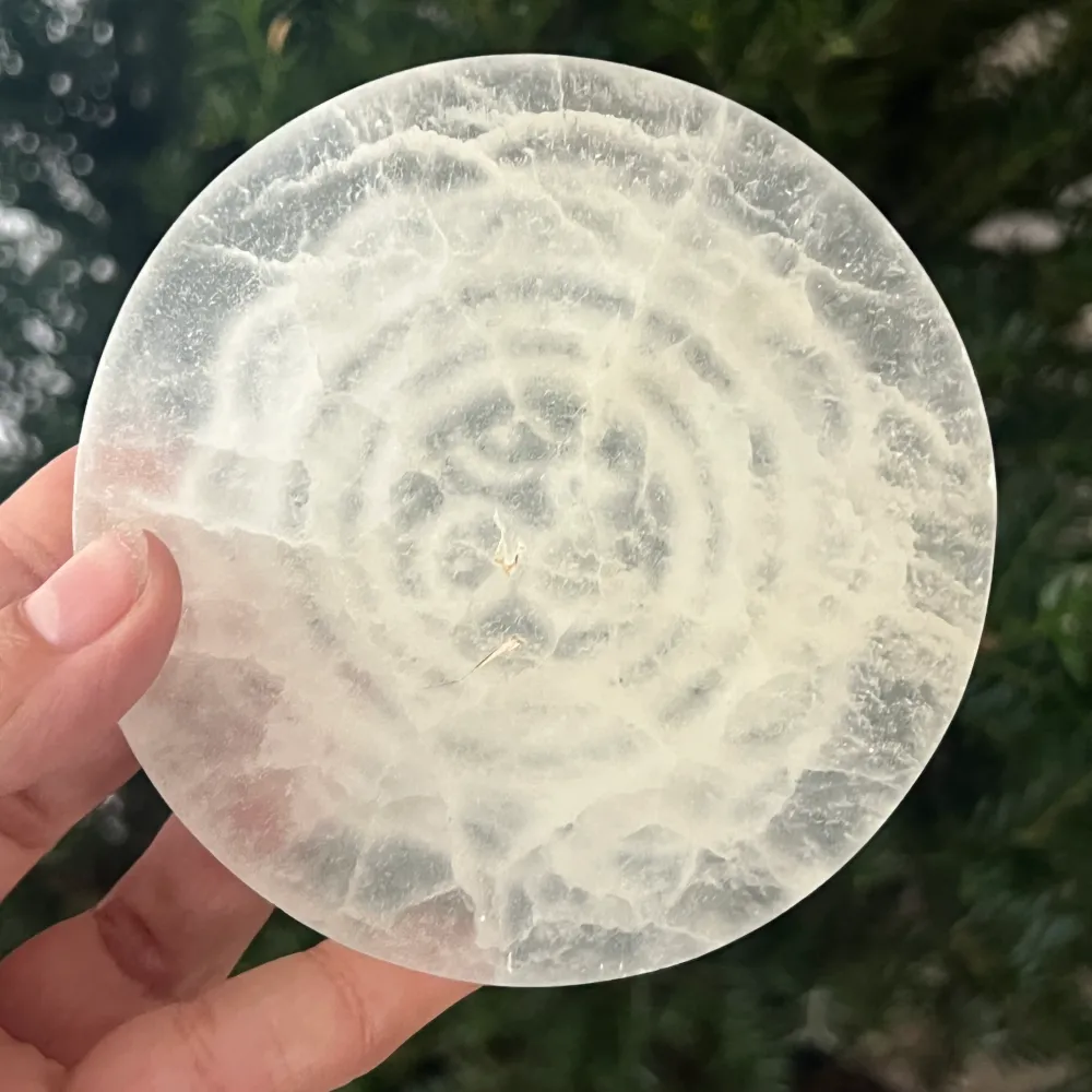 Disc selenit mandala Om | Model 2