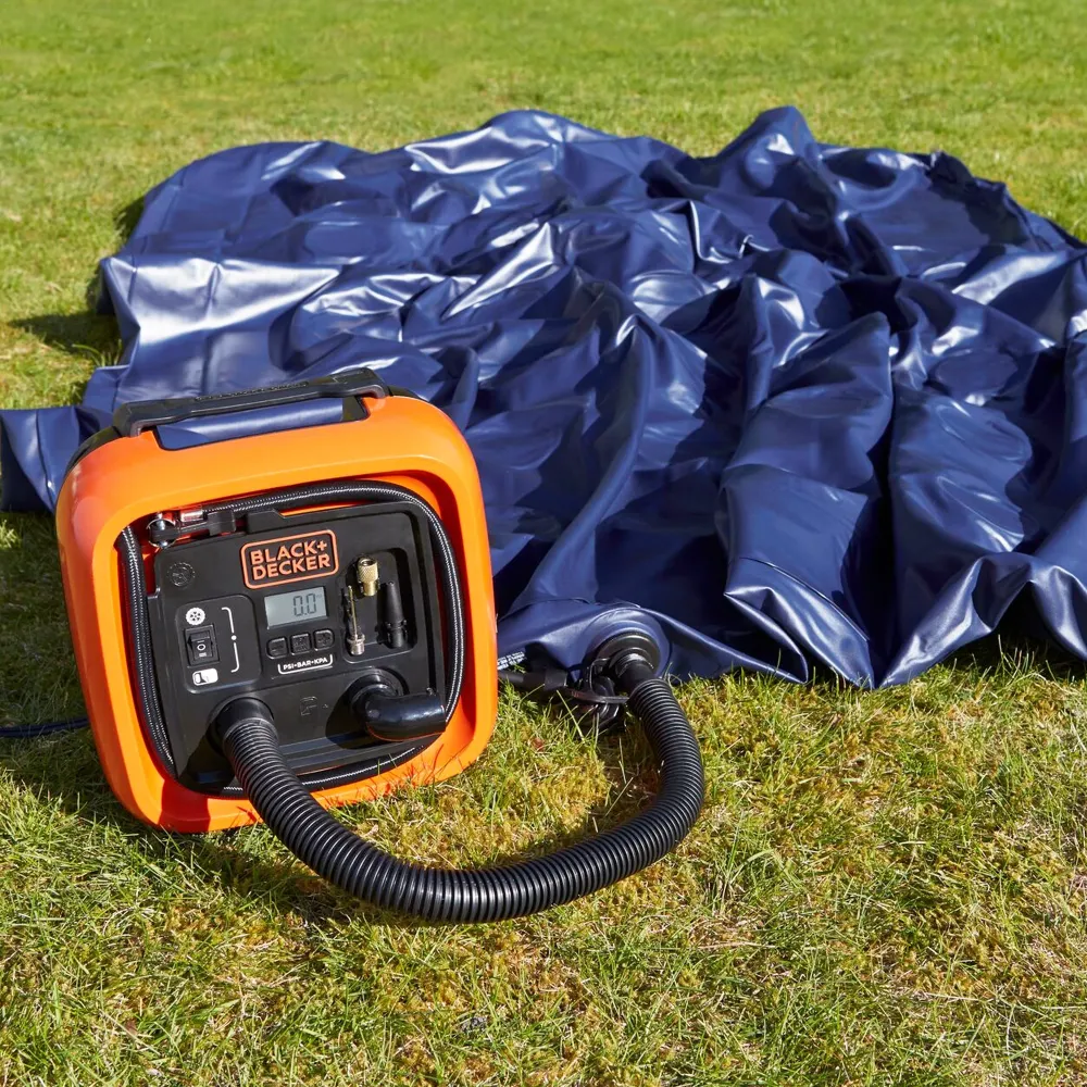 Compresor portabil Black+Decker ASI400-XJ