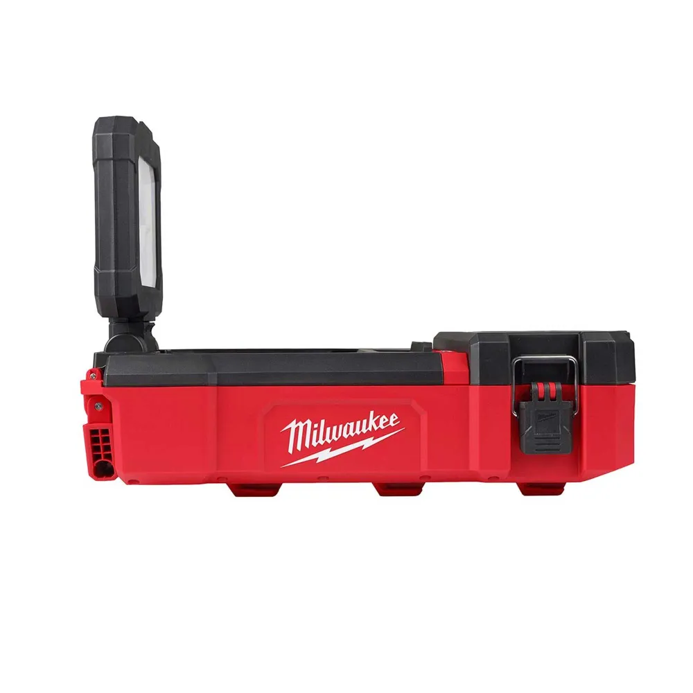 În lumina reflectoarelor Milwaukee M12 POAL-0 12V