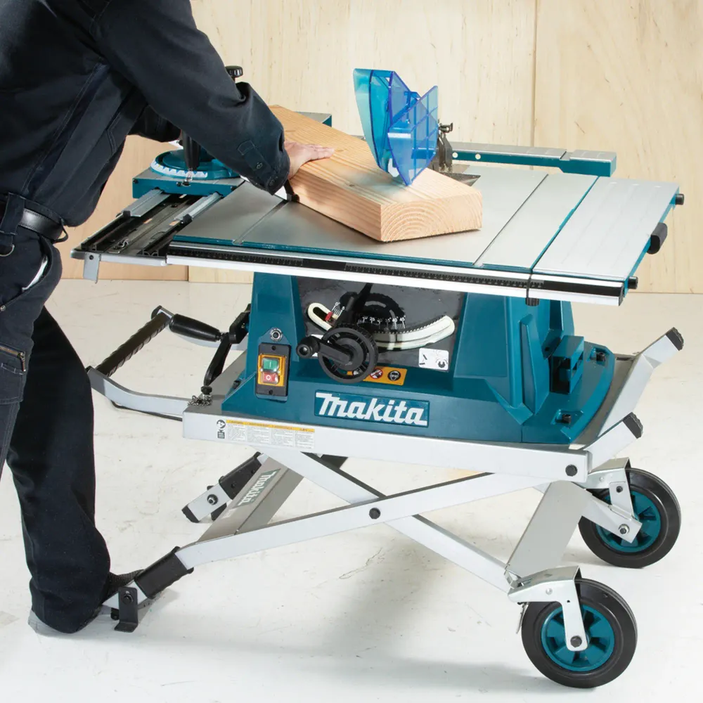Fierăstrău de masă Makita MLT100N 1500W