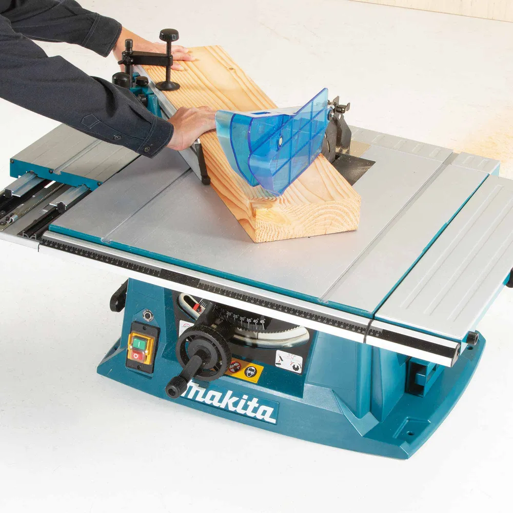 Fierăstrău de masă Makita MLT100N 1500W