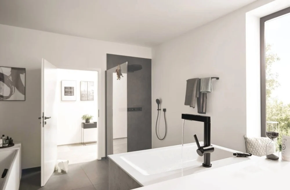 Baterie chiuveta baie pe blat neagra mat Hansgrohe Finoris, cu ventil H23 cm
