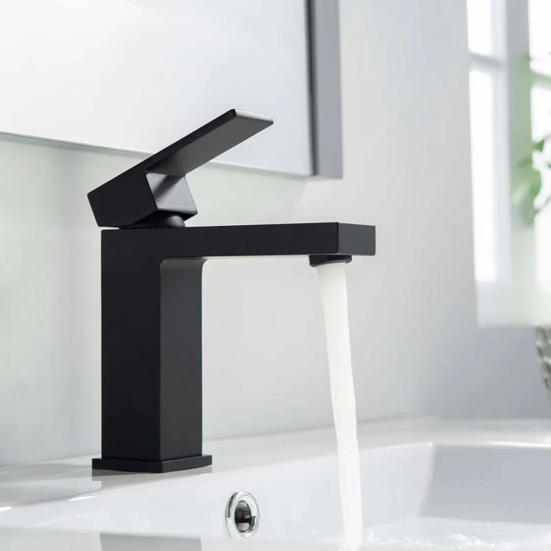 Baterie lavoar Arezzo CUBEFIELD, cu montaj pe lavoar – negru