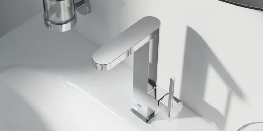 Baterie lavoar inalta Grohe Plus, cu dus extractibil marime L, ventil click-clack