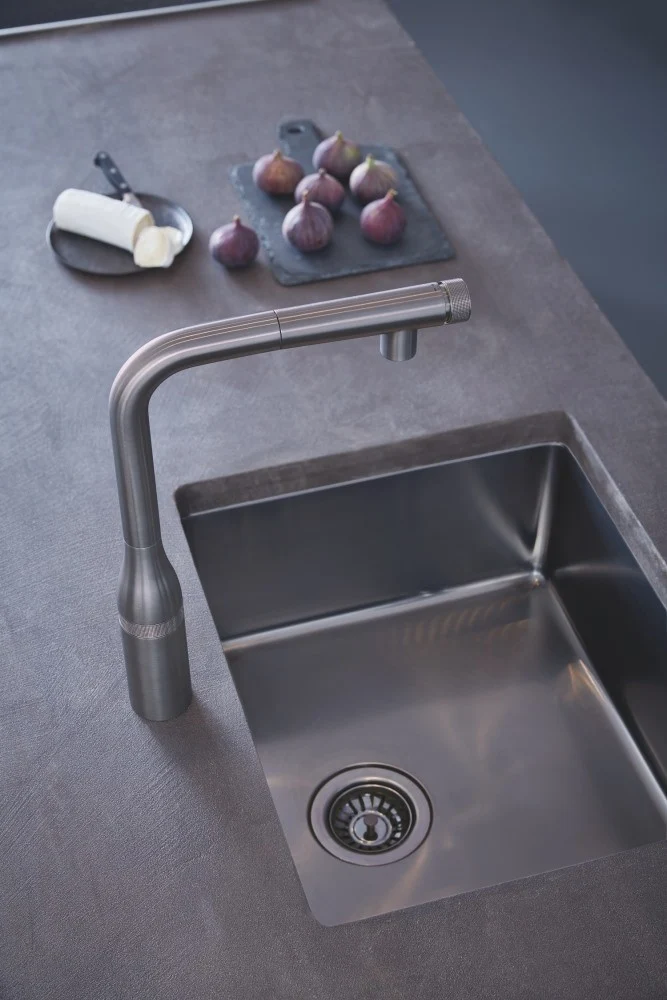 Grohe Essence Baterie chiuveta bucatarie cu dus extractibil si buton SmartControl, antracit mat (brushed hard graphite)