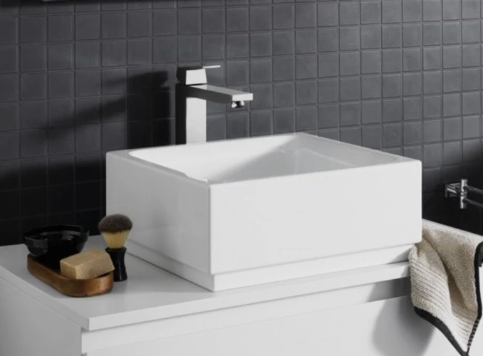 Lavoar baie pe blat, patrat Grohe Cube Ceramic 40x40 cm, tratament PureGuard