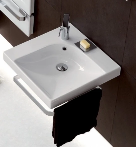 Lavoar baie suspendat, patrat Hatria Grandangolo G-50 DX 50x50 cm, varianta dreapta