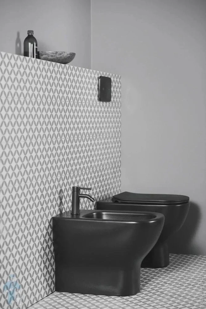 Vas WC pe pardoseala Ideal Standard Tesi AquaBlade 37x56 cm evacuare orizontala sau verticala, lipit de perete, negru mat