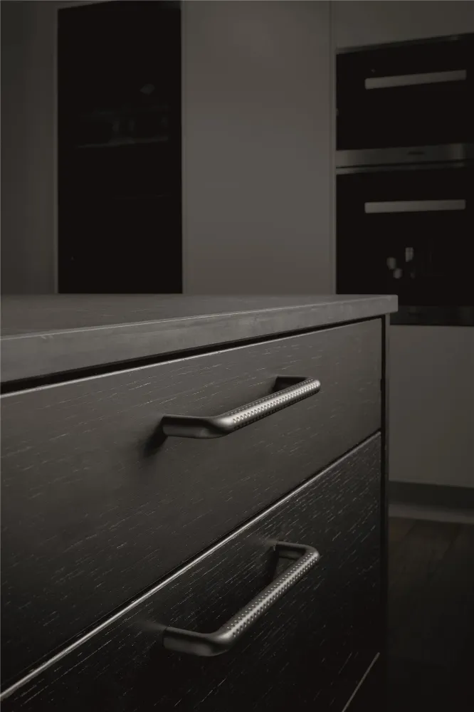 MANER FURNIPART PUNCTUATE NEGRU
