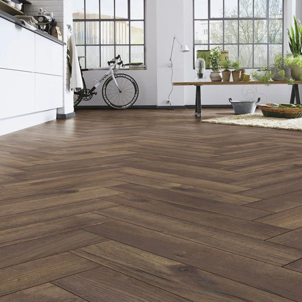 Parchet laminat Kronotex HERRINGBONE D4766 Calais Oak 665x133x8 mm