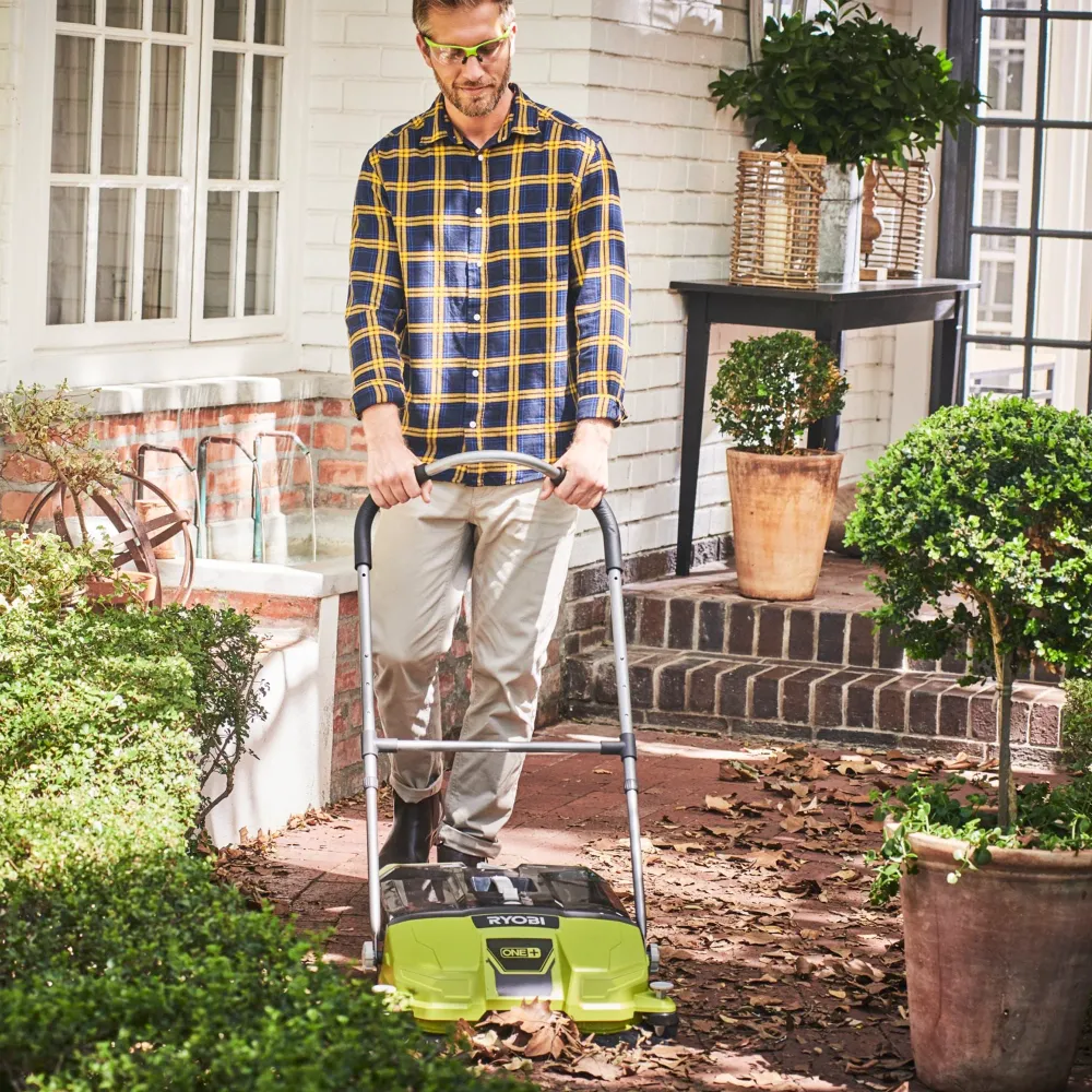 Măturătoare Ryobi R18SW3-0 18V