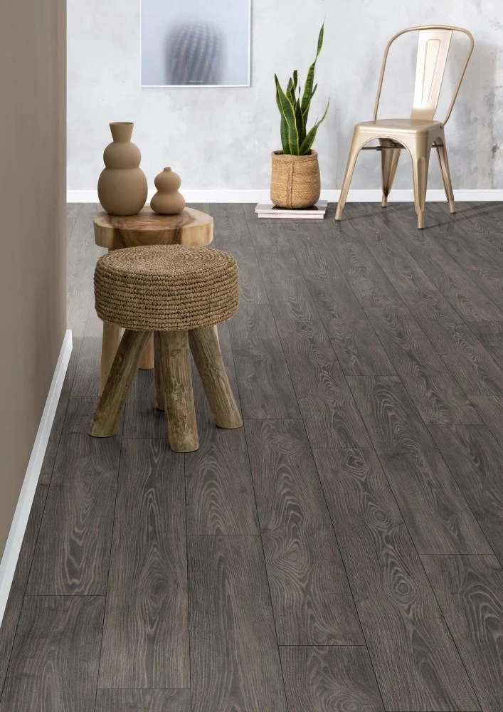 Egger PRO Classic 8/32 EPL110 Parchet laminat, negru (salcam moor)