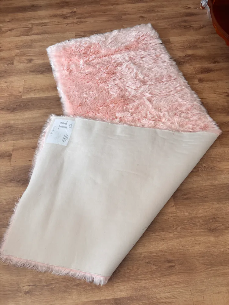 Covor de blana sintetica Valeria, foarte moale si pufos roz 90x250 cm