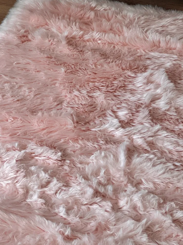 Covor de blana sintetica Valeria, foarte moale si pufos roz 90x250 cm