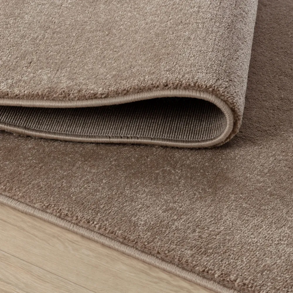 Covor Granada culoare maro cu fire scurte, 120x170 cm