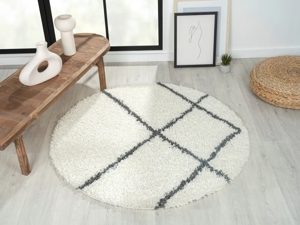 Covor rotund cu fire înalte »My Shaggy Rhombus«, design scandi, 150 cm