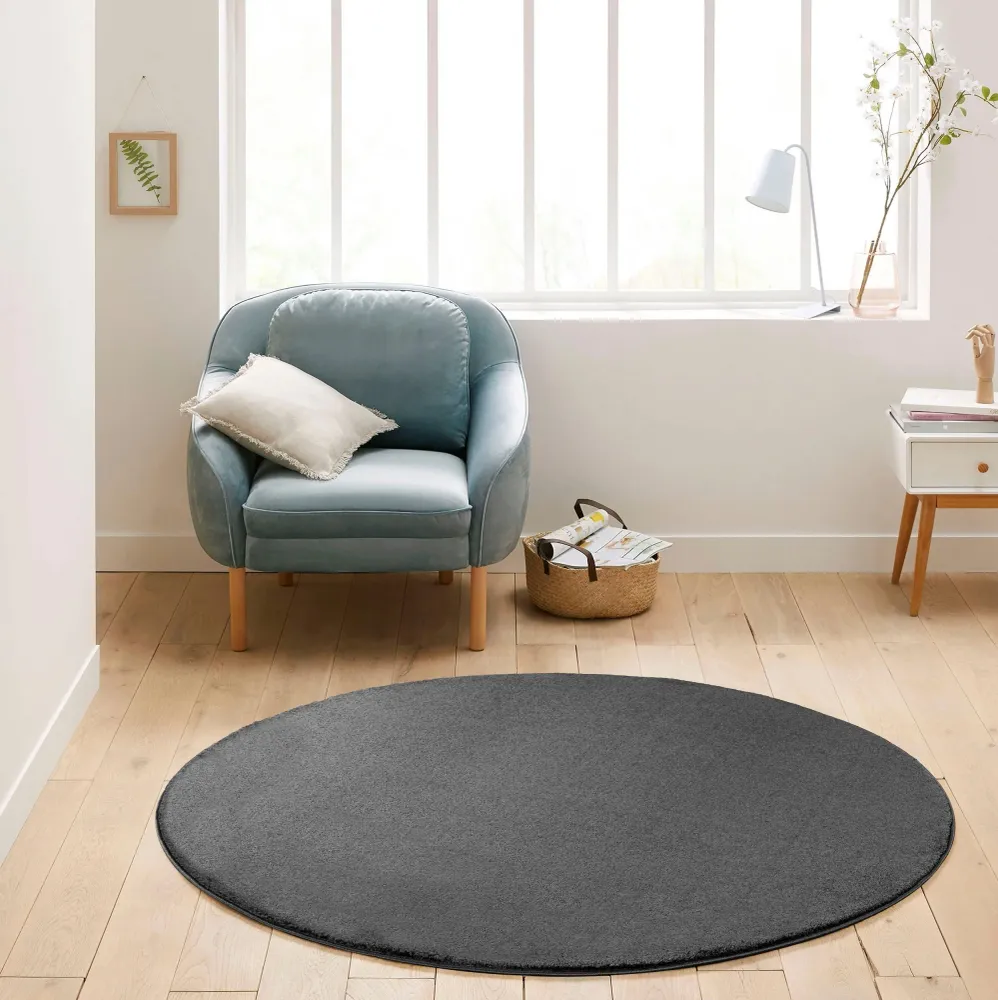 Covor rotund Granada culoare gri inchis cu fire scurte, 150 cm