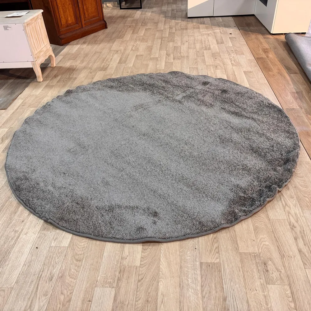 Covor rotund Tenerife culoare gri cu fire scurte 140 cm