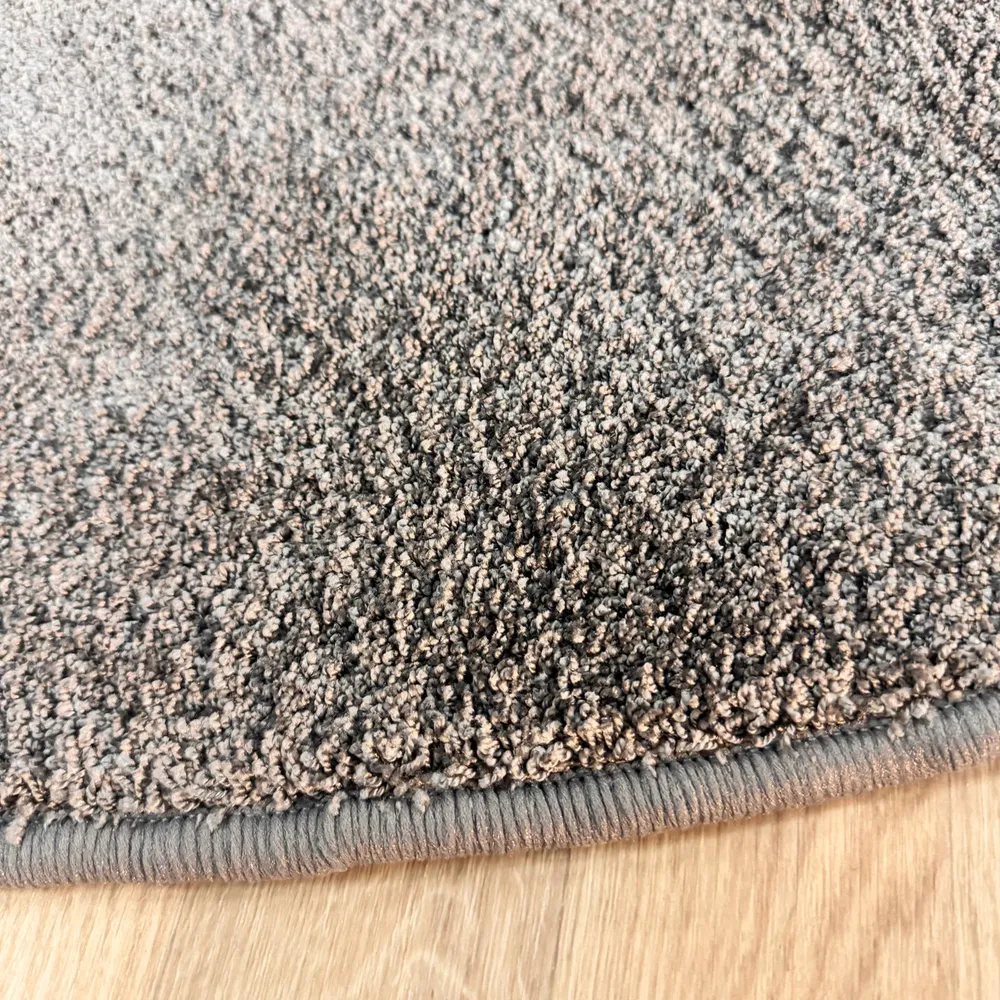 Covor rotund Tenerife culoare gri cu fire scurte 140 cm