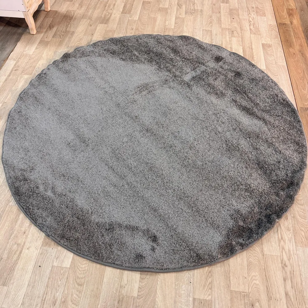 Covor rotund Tenerife culoare gri cu fire scurte 140 cm