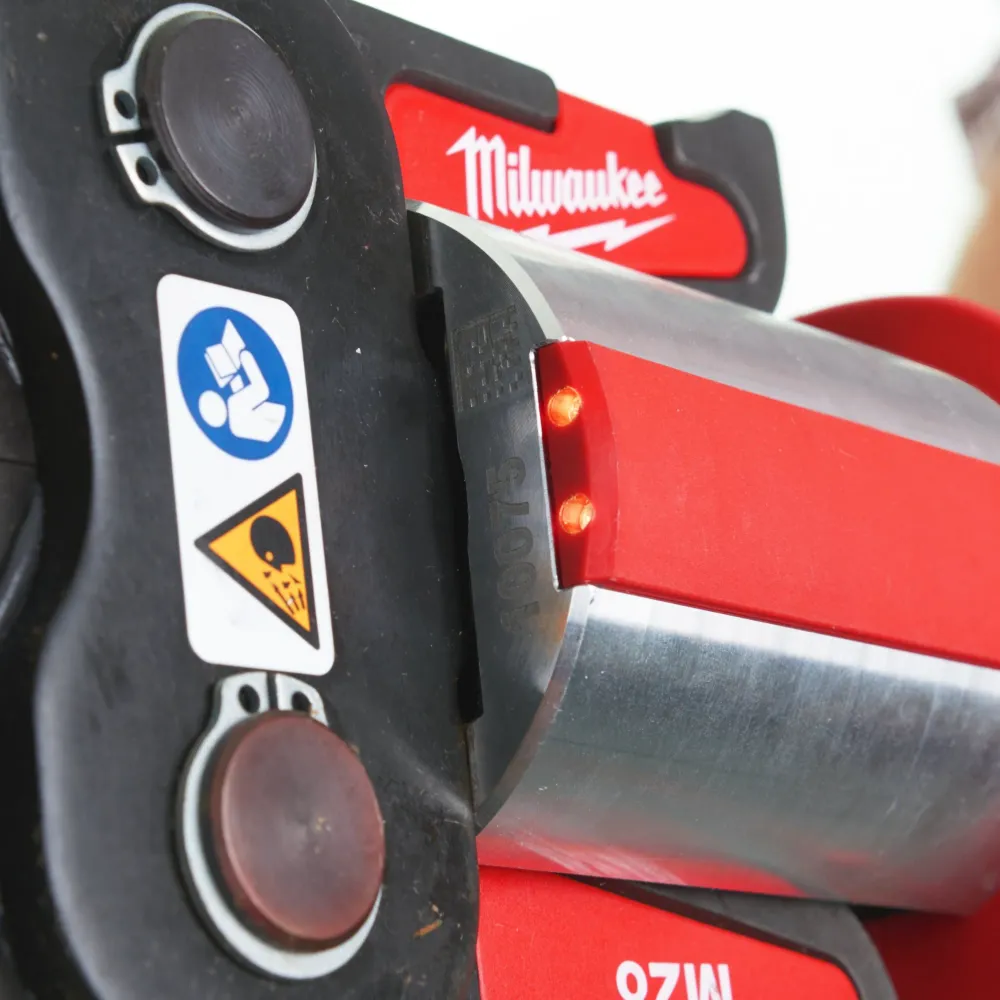 Milwaukee M18 BLHPT-202C SET 18V 2Ah Presă