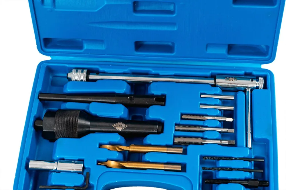 Kit extras bujii, trusa pentru extras bujii